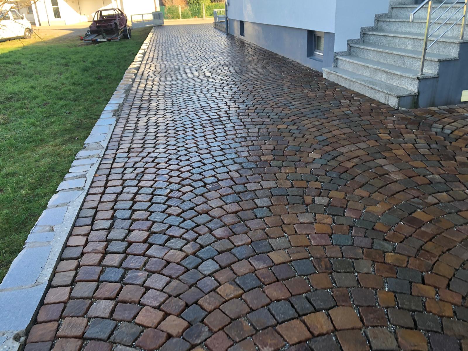 Pflastereinfahrt Wohnanlage